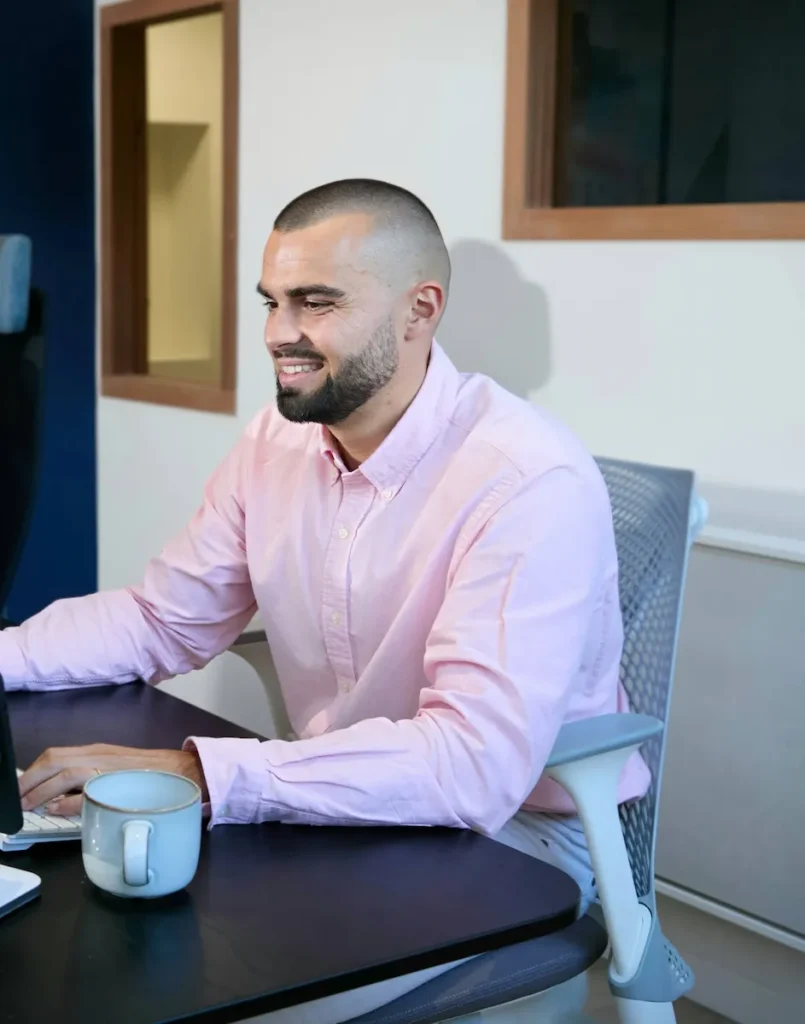 consultant webmarketing yann le buanec nice photo couverture